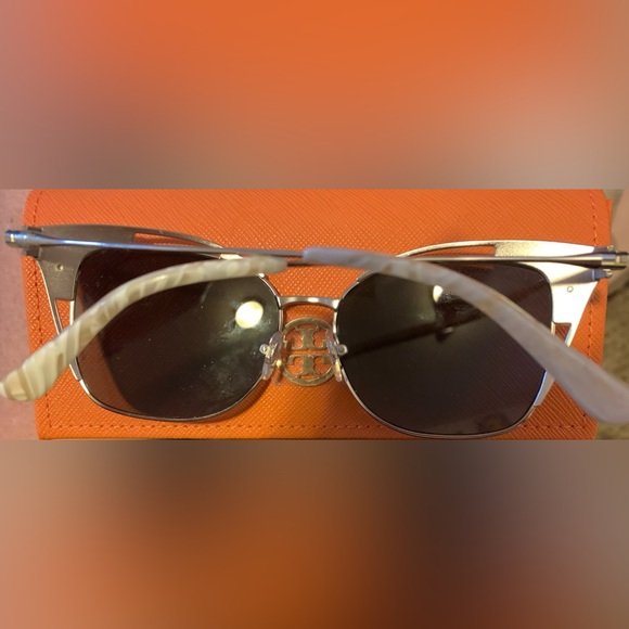 Tory Burch Silver frames /Pearlish detail Sunglasses with Brown Lenses - Picture 5 of 5